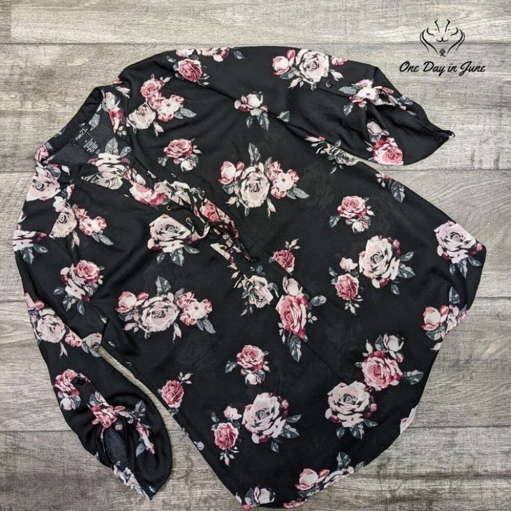 Rue 21 Sheer 3/4 Sleeve Top Size M